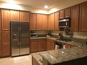 421 Anchor Ln in West Sacramento, CA - Foto de edificio - Building Photo