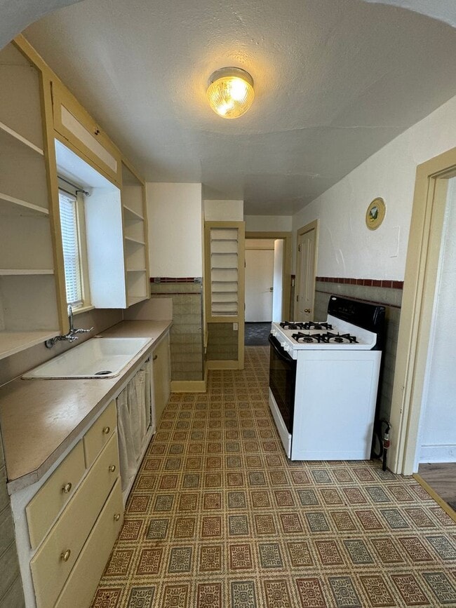 153 Octavia Ave in Klamath Falls, OR - Building Photo - Building Photo