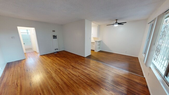 950 Grand in Los Angeles, CA - Foto de edificio - Building Photo