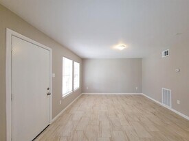 3206 Lobit Dr in Dickinson, TX - Building Photo
