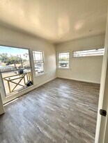 2905 Van Buren Pl in Los Angeles, CA - Building Photo