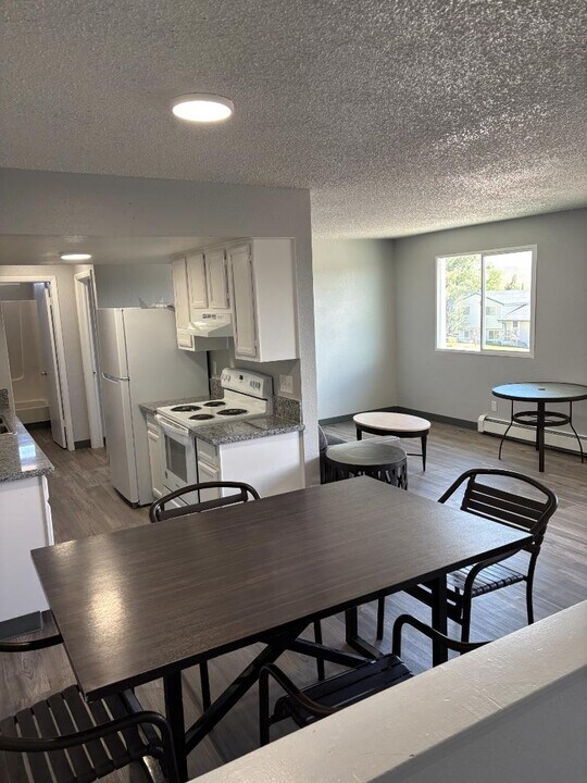 1337 Canyon Rd in Kemmerer, WY - Building Photo