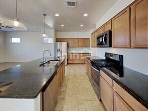 683 N Nestled Hummingbird Ln E in Sahuarita, AZ - Building Photo - Building Photo