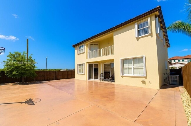 15375 SW 93rd Ln in Miami, FL - Building Photo - Building Photo