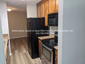 303 Andrew Jackson Pl in Nashville, TN - Building Photo - Building Photo
