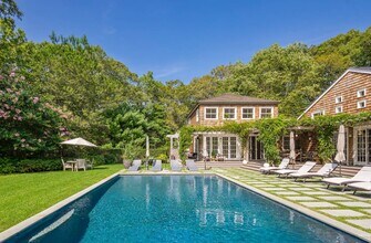 41 Deep Woods Ln in Amagansett, NY - Building Photo - Building Photo