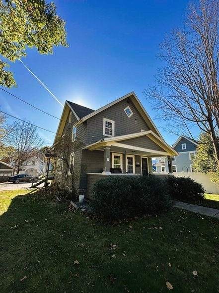 51 Church St, Unit 220 in Lincoln, NH - Building Photo - Building Photo