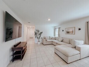 2107 Mobile St in Ennis, TX - Building Photo - Building Photo