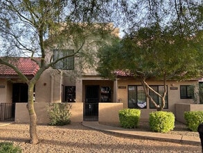 8625 E Belleview Pl in Scottsdale, AZ - Building Photo - Building Photo