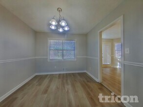 172 N White Pines Dr in Dallas, GA - Foto de edificio - Building Photo