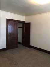 Ingersoll Park Studio Apartments 3607 in Des Moines, IA - Foto de edificio - Interior Photo