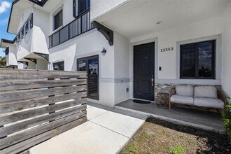 13353 SW 250th Terrace in Princeton, FL - Building Photo - Building Photo