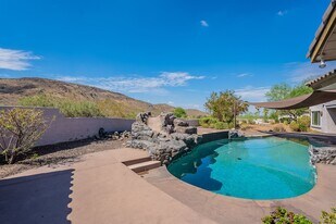 13003 N 10th Ave in Phoenix, AZ - Building Photo