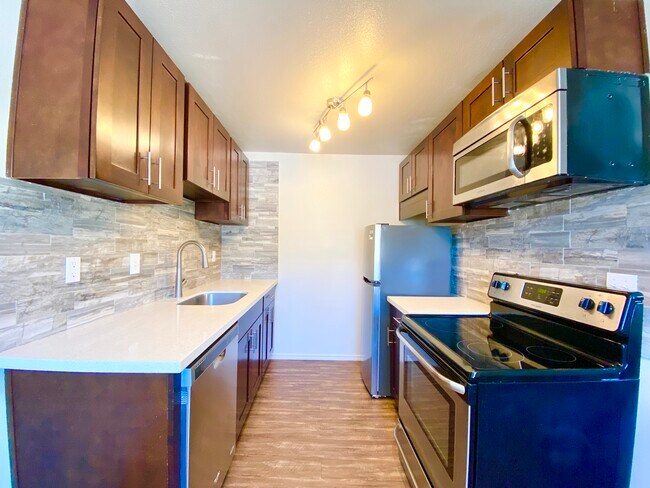 Via Apartments in Seattle, WA - Building Photo - Building Photo
