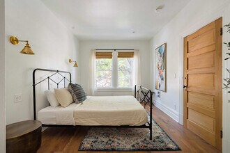 1605 NW 23rd Ave in Portland, OR - Building Photo - Building Photo