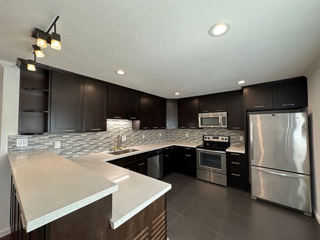 34806 Starling Dr in Union City, CA - Building Photo - Building Photo