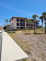 12150 Kelly Sands Way, Unit 610 in Ft. Myers, FL - Building Photo