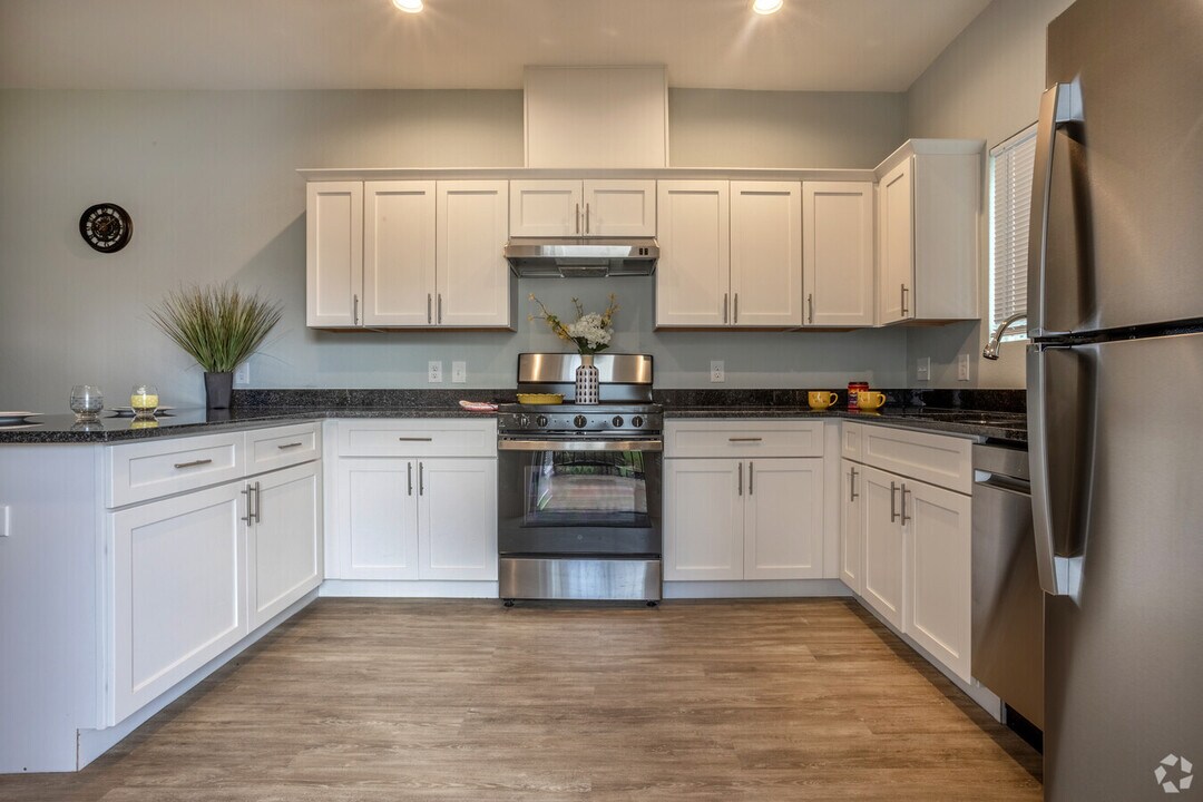 1299 S 7th St in Conroe, TX - Building Photo