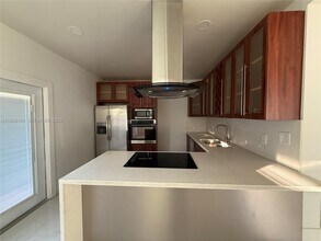 3603 NW 98th St in Miami, FL - Building Photo - Building Photo