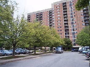 Linden Towers Apartments in Springfield, MA - Foto de edificio - Building Photo