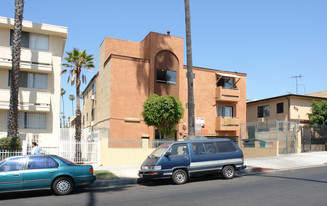 943 Elden Ave Apartamentos