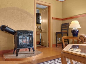 513 Bond St in Astoria, OR - Foto de edificio - Building Photo