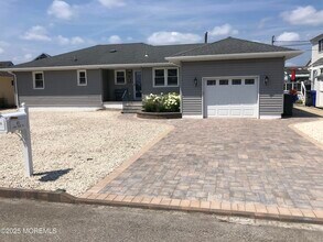 46 Longpoint Dr in Brick, NJ - Building Photo - Building Photo