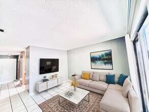 5517 Decatur St in Orlando, FL - Building Photo - Building Photo