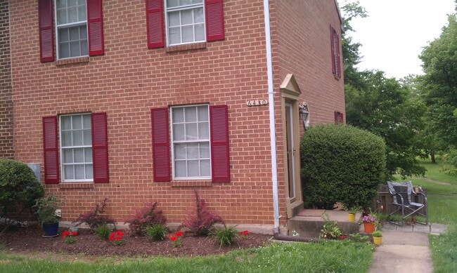 6430 Blarney Stone Ct in Springfield, VA - Building Photo - Building Photo
