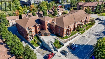 1 Quail Crescent in Barrie, ON - Building Photo