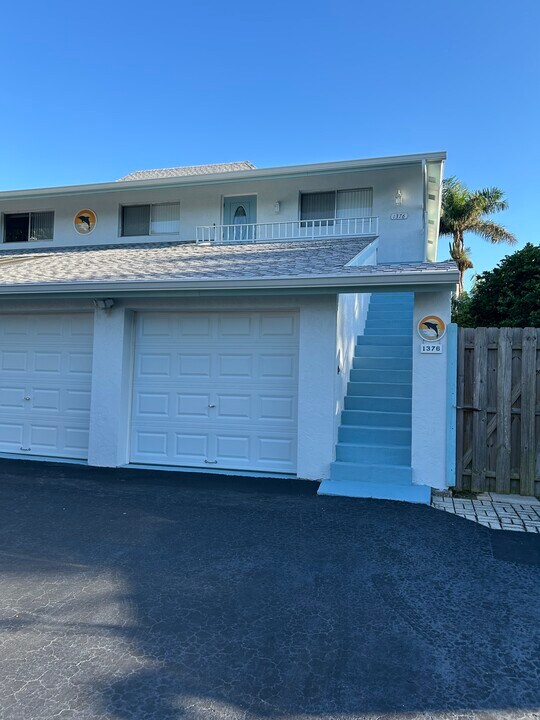 1376 Chesapeake Ave in Naples, FL - Building Photo