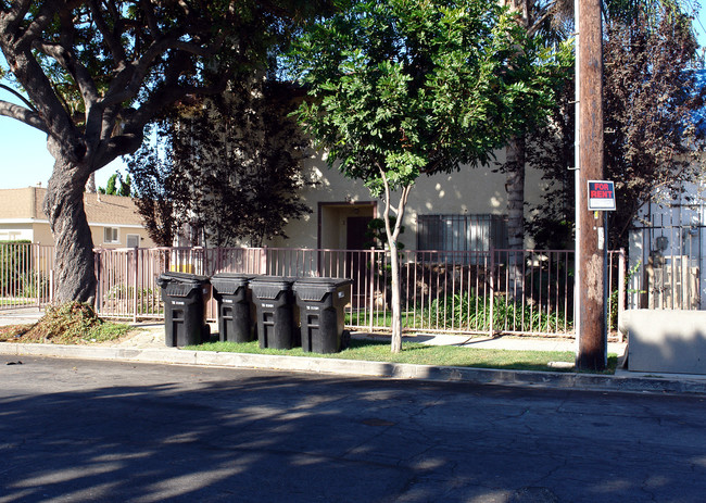 945 N Inglewood Ave in Inglewood, CA - Foto de edificio - Building Photo