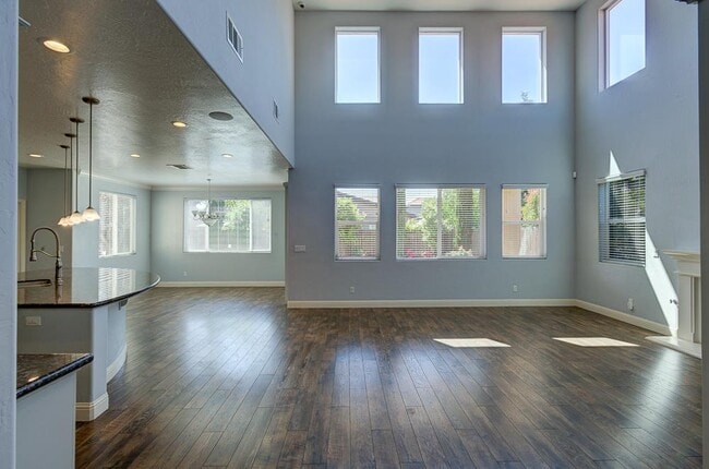 1148 Cordova Ave in Clovis, CA - Building Photo - Building Photo