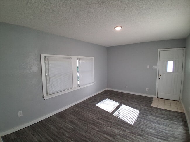 211 Swisher Ave in Danville, IL - Building Photo - Building Photo