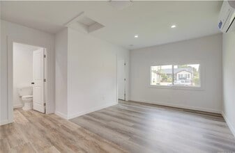 20648 Cantlay St in Winnetka, CA - Building Photo - Building Photo