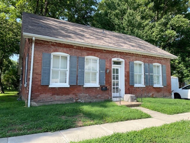 507 E Church St in Mascoutah, IL - Building Photo