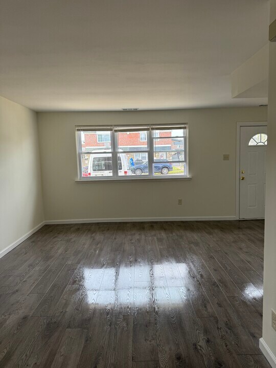 2125 Benson St, Unit 1st Floor in Philadelphia, PA - Building Photo
