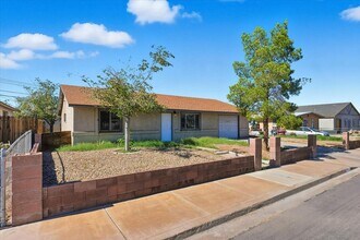 1917 Allen Ave in Henderson, NV - Building Photo - Building Photo