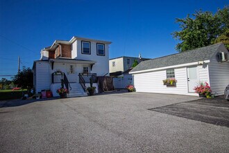 717 Lancaster Ave in Wayne, PA - Building Photo - Building Photo