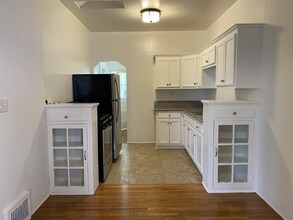 650 Cloverdale Ave-Unit -1 in Los Angeles, CA - Building Photo - Building Photo