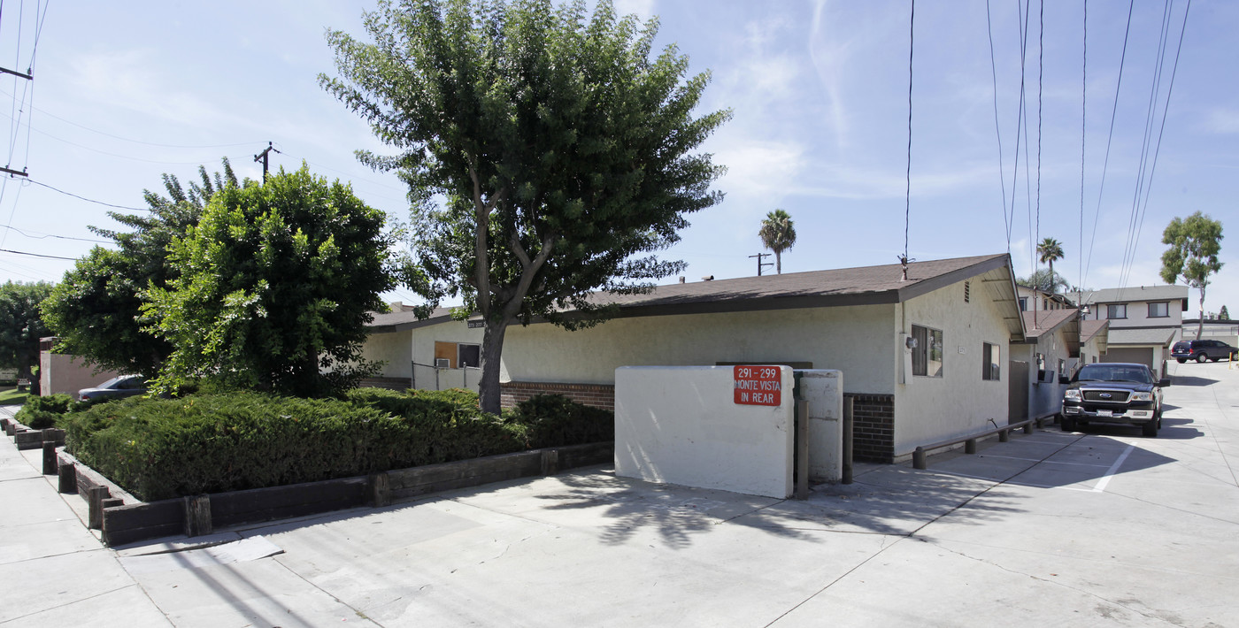 275-299 Monte Vista St in La Habra, CA - Building Photo