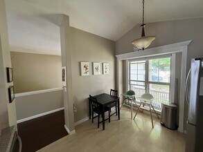 1022 Cobbler Ln in St. Charles, MO - Foto de edificio - Building Photo