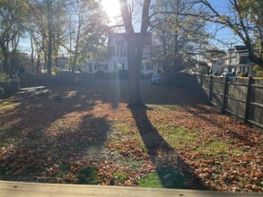 32 Pine St in Woburn, MA - Foto de edificio - Building Photo