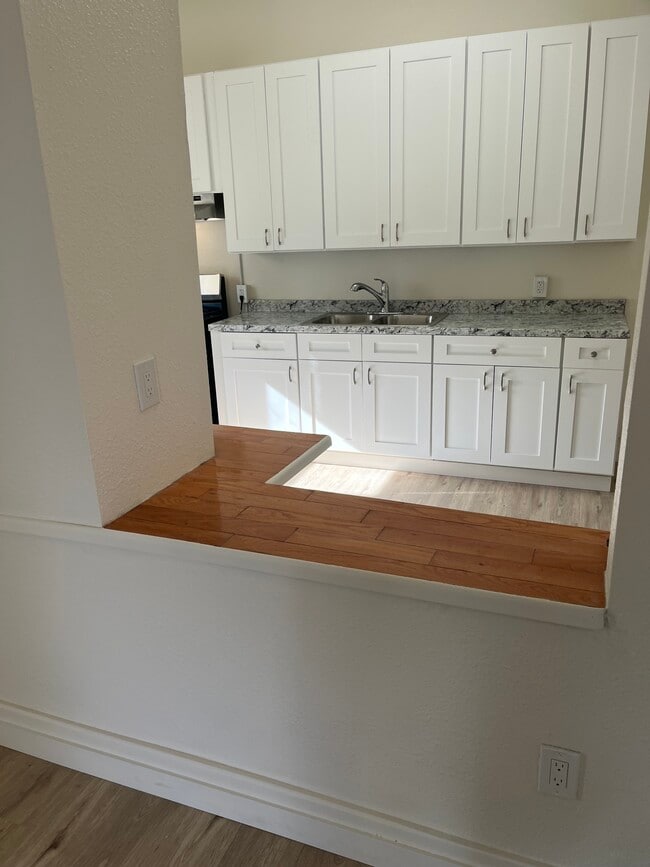 317 N L St in Lompoc, CA - Building Photo - Building Photo