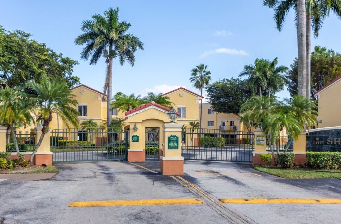 12625 SW 91st St, Unit 209 in Miami, FL - Building Photo