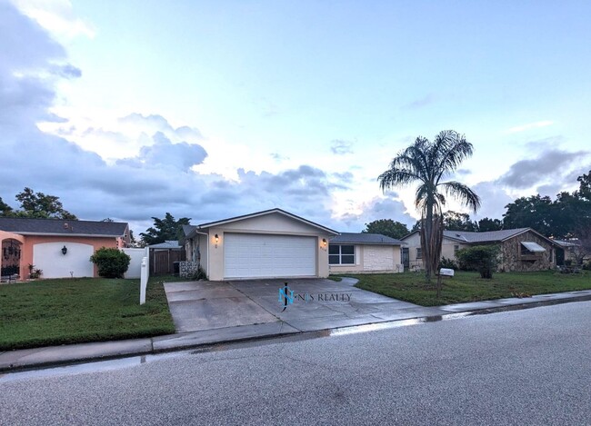 9114 Shallowford Ln in Port Richey, FL - Building Photo - Building Photo