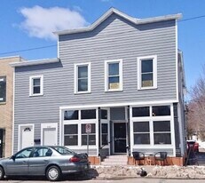 420 Washington St, Unit 420 12 Washington St in Eau Claire, WI - Building Photo