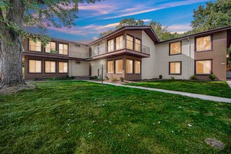 2435 Ridgewood St in Highland, IN - Foto de edificio - Interior Photo
