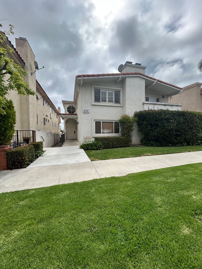 property at 926 S Leland St