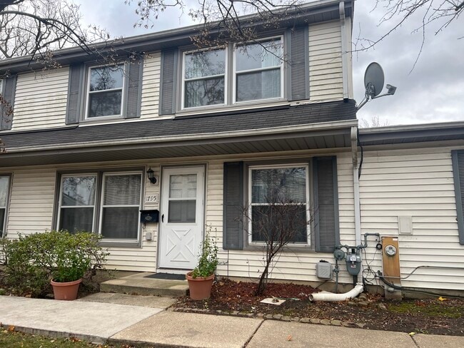 property at 1795 Marquette Ln